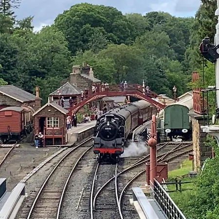 Rosie's Retreat, The Bay, Апартаменты Файли